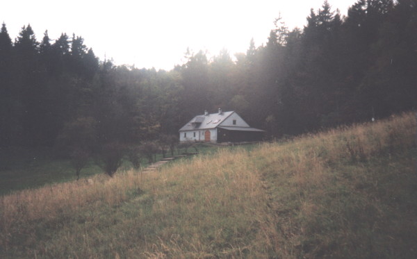 Fotka podzimn� chalupy